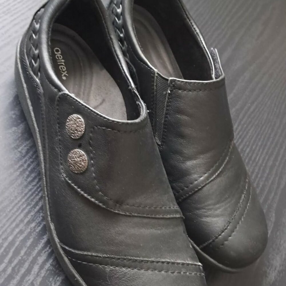 WOMENS SHOES - Picture 10 of 11